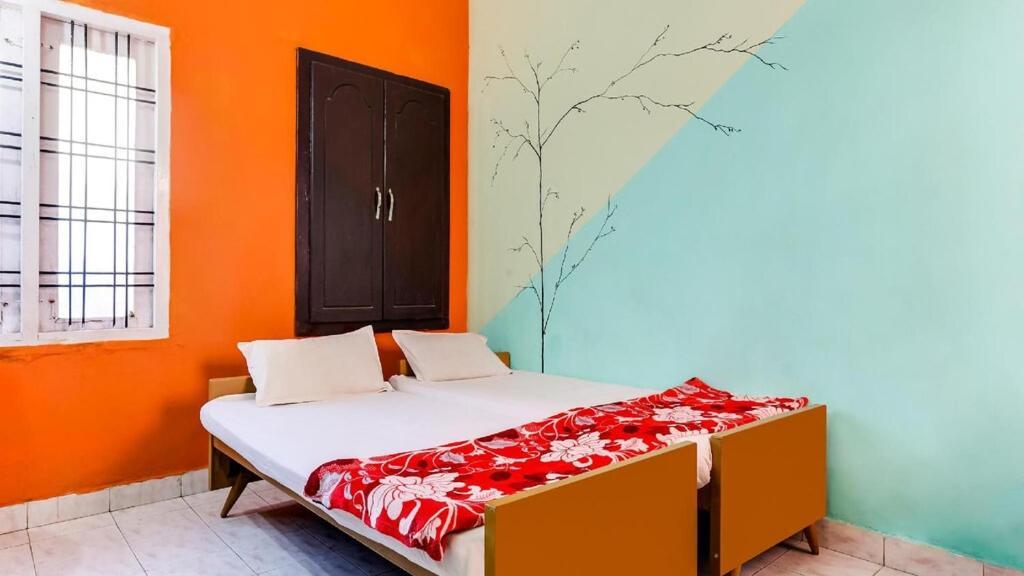 Zaina Tourist Home โกลลัม ภายนอก รูปภาพ