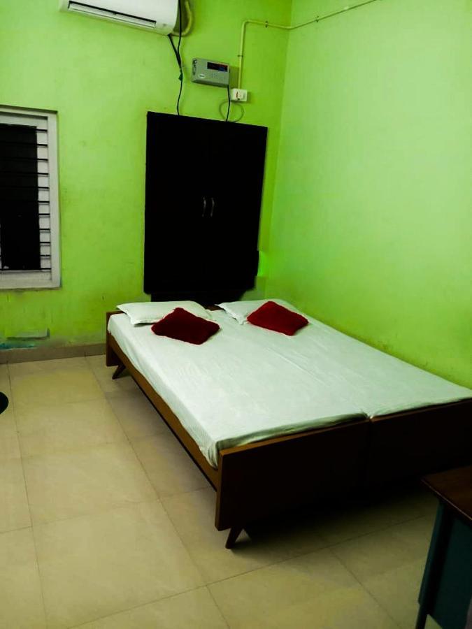 Zaina Tourist Home โกลลัม ภายนอก รูปภาพ