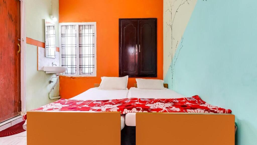 Zaina Tourist Home โกลลัม ภายนอก รูปภาพ
