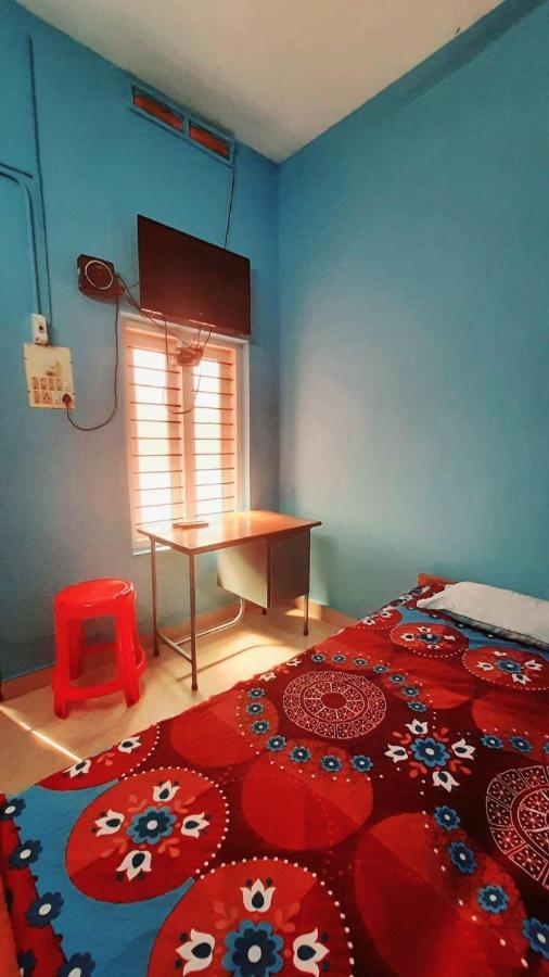 Zaina Tourist Home โกลลัม ภายนอก รูปภาพ